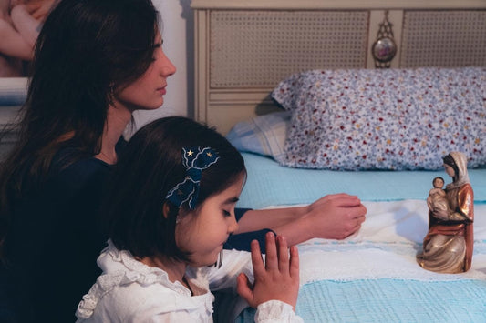 Weaving Faith Into Everyday Life: 7 Simple Ways to Keep God at the Center of Your Home