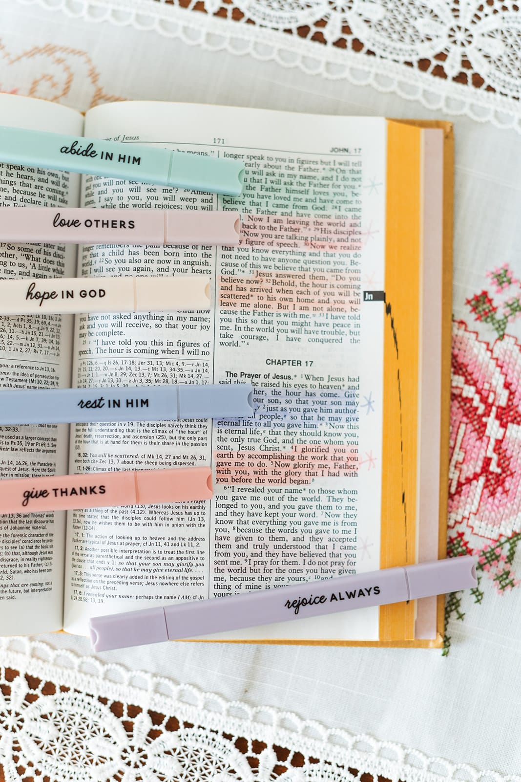 pastel colored highlighters